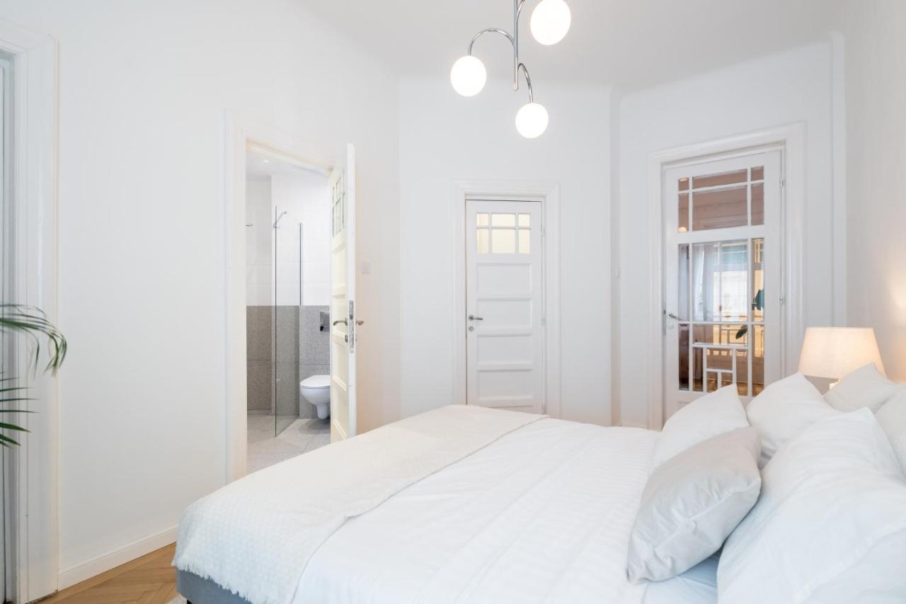 Cismigiu Serenity: 1Br Flat With Scenic Balcony Bükreş Dış mekan fotoğraf
